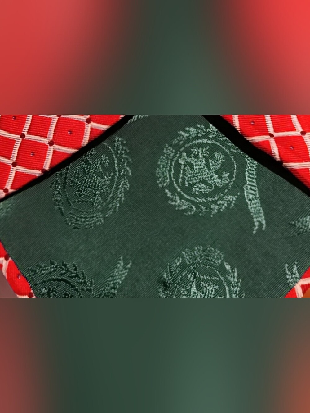 🍐Tommy Hilfiger 100% Silk Necktie – Red & Blue Pattern - Picture 5 of 8